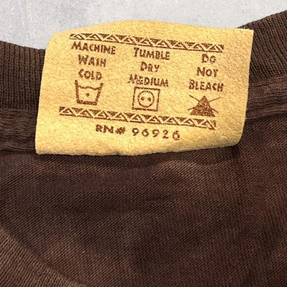 ★ Vintage 1991 Native American / Indian T-Shirt by The Mountain ★ - Picture 7 of 7